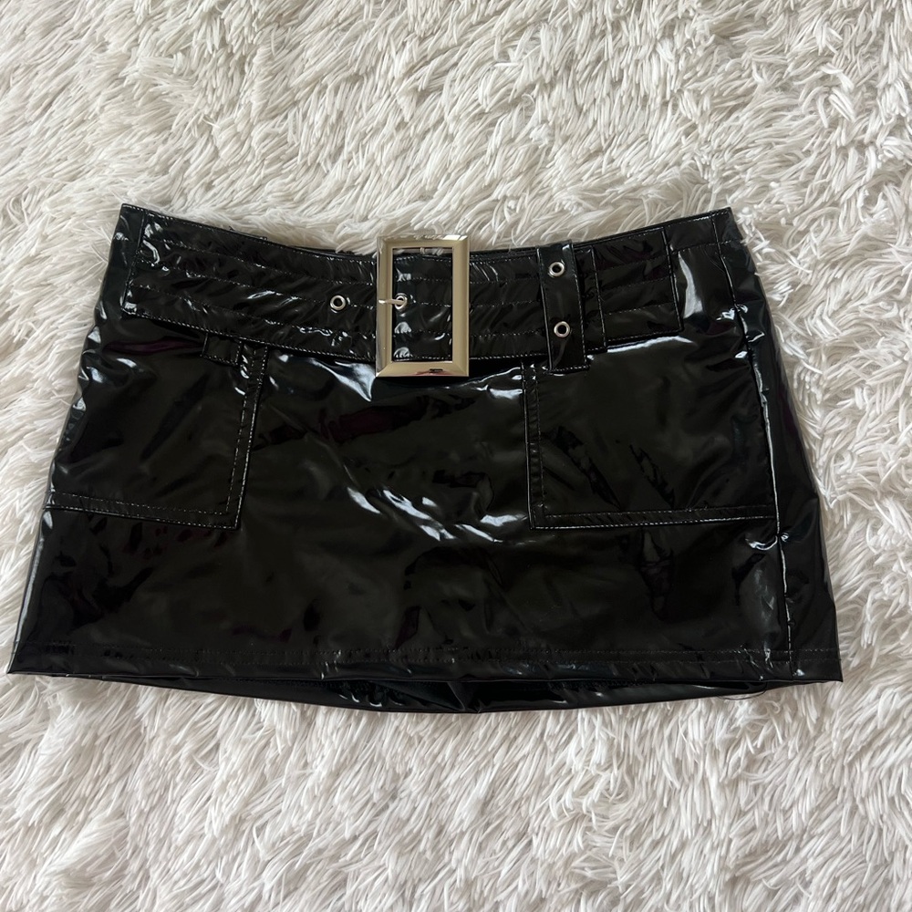Women’s SHEIN mini leather skirt